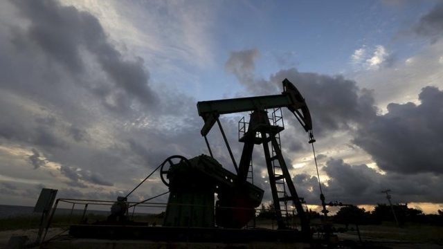 Trump pide no recortar producción de petróleo; OPEP y Rusia lo desoyen