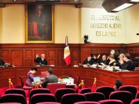 Ministro de la Corte frena recorte a salarios de funcionarios