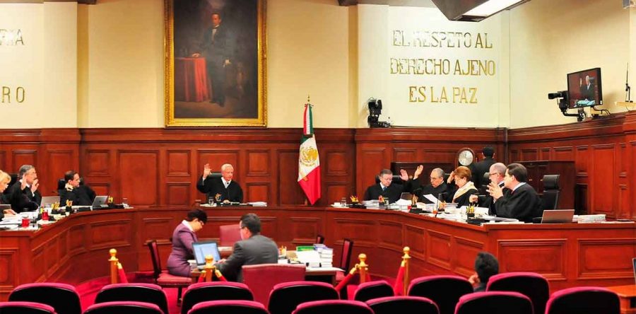 Ministro de la Corte frena recorte a salarios de funcionarios