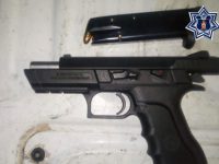 Reporta Policía Estatal detención de dos personas armadas en San Andrés Huayapam