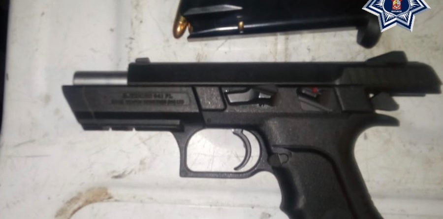 Reporta Policía Estatal detención de dos personas armadas en San Andrés Huayapam