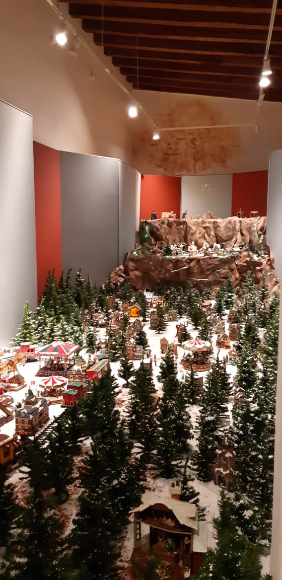 Donan nacimiento miniatura para Mitla