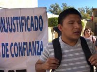 Trabajadores del SAT protestan en el DDHPO