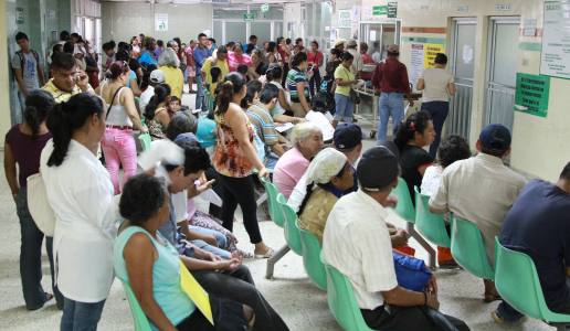 La eterna espera en las salas de urgencia mexicanas