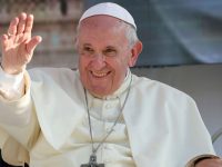 Dimiten los portavoces del Papa Francisco