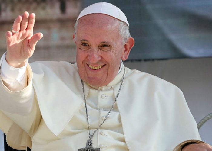 Dimiten los portavoces del Papa Francisco