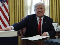 Trump dice esperará lo que sea necesario para lograr dinero para muro fronterizo