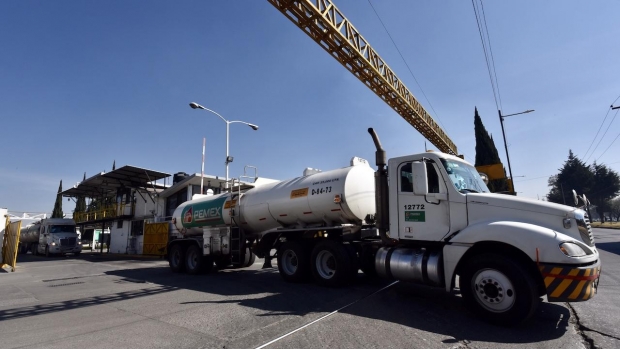 Confirma AMLO que las 500 nuevas pipas serán de la Sedena