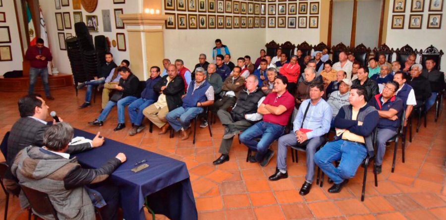 Sostiene edil capitalino reunión con la Unión de Organizaciones de Taxistas del Estado de Oaxaca