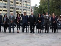 Funcionarios deberán devolver parte de su sueldo para no ganar más que el presidente