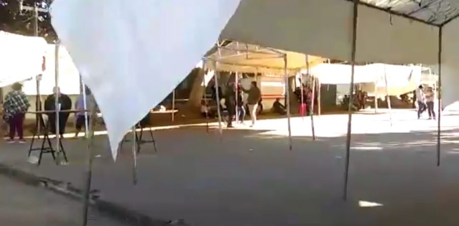 Retiran estructuras de comerciantes ambulantes en el Llano