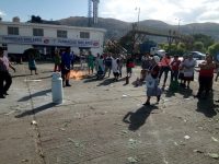 Capacitan a comerciantes del Mercado de Abasto en uso y manejo de extintores