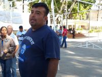 Rechazan ambulantes ser manejados por personajes políticos; regalarían comida a policías