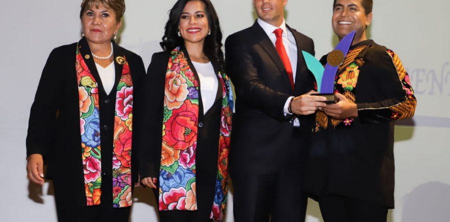 Entrega Gobierno del Estado Reconocimientos Rotarios a personalidades altruistas a favor de Oaxaca