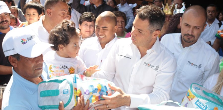 Festeja Gobierno de Oaxaca a niñas y niños en este Día de Reyes