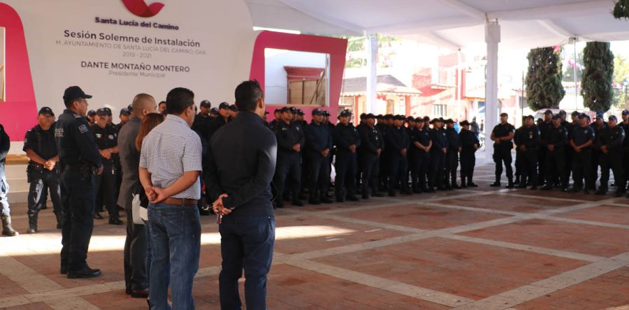 Dante Montaño ratifica compromiso de dignificar labor de policías en Santa Lucía
