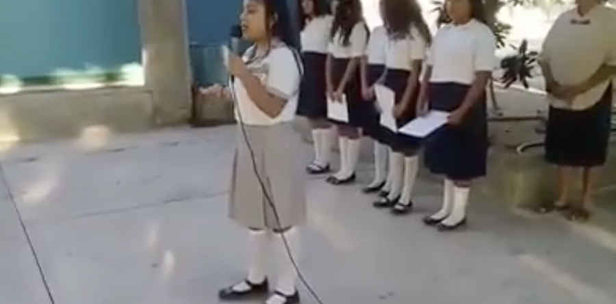 Poesía declamada por niña en la Costa refleja realidad política, aseguran