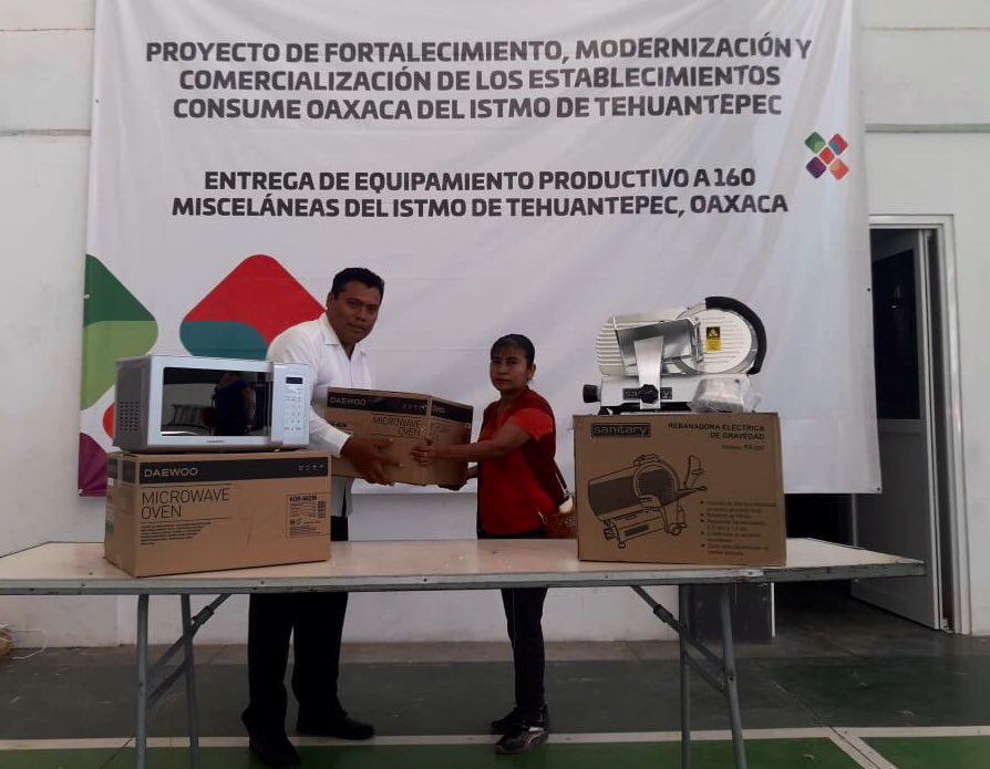 Equipa Secretaría de Economía a 160 misceláneas del Istmo