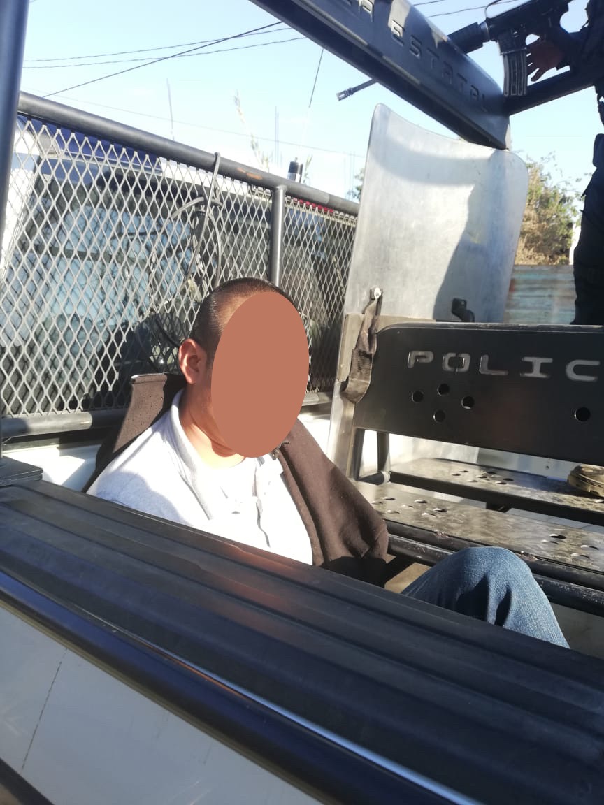 Detiene Policía Estatal a una persona por posesión de droga en Atzompa