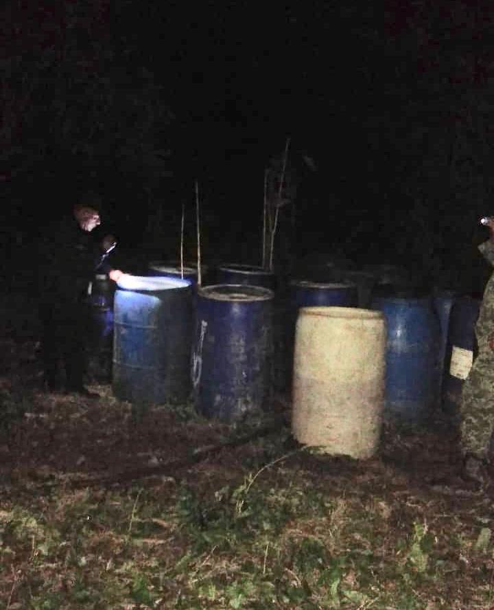 Localizan y aseguran 2 mil litros de hidrocarburo en el Istmo