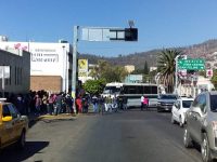 Paraliza Sección 22 terminal del ADO; exigen 8 mdps como parte de sus pagos