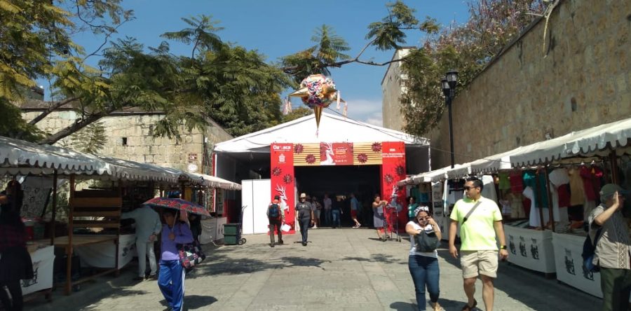 Continúa la Expo Feria Artesanal Decembrina sobre el andador turístico