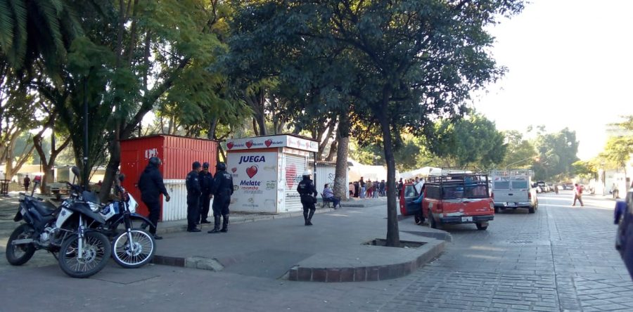 Resguardan policías el Llano; ambulantes amagan con instalarse en la zona
