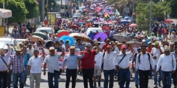 Van a paro normales y subsistemas educativos de la Sección 22