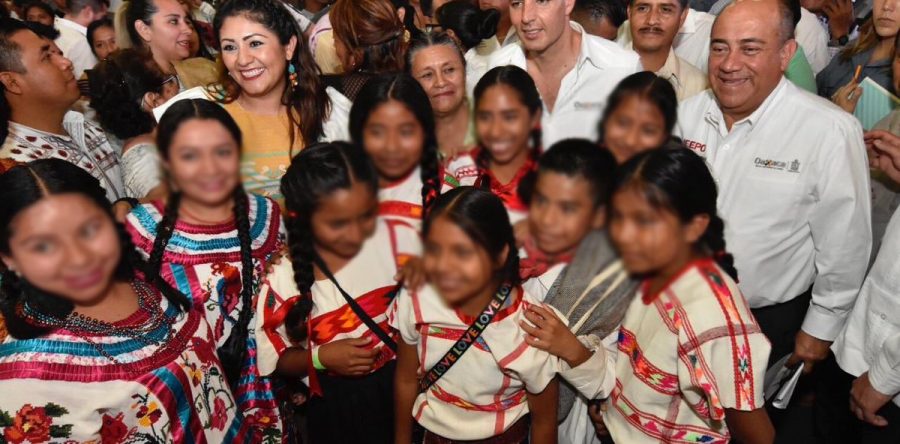 Entrega IEEPO apoyos a 300 escuelas de educación indígena