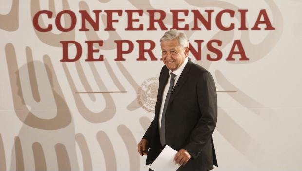 Destaca AMLO que 120 mil personas siguen su conferencia matutina en redes sociales