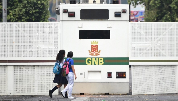 Piden diputadas a la SRE ayuda para sacar a mexicanos de Venezuela