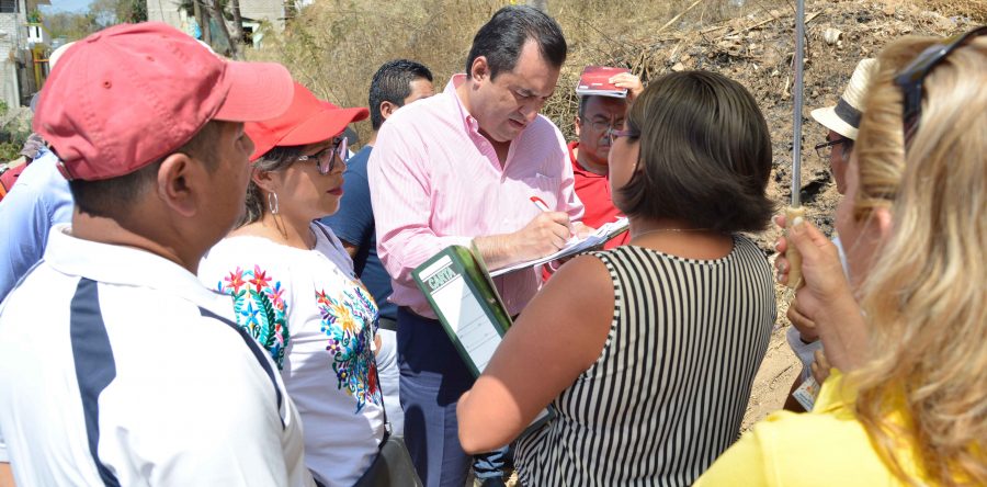 Visita Oswaldo García Jarquín colonias de la ciudad para recabar solicitudes ciudadanas