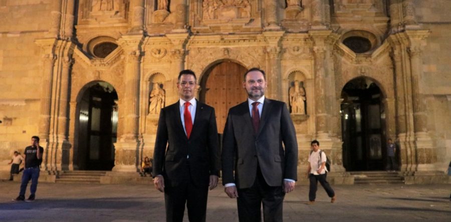 Gobiernos de Oaxaca y España signan acuerdo para impulsar la infraestructura de transporte terrestre en la entidad