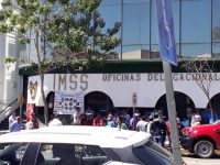 Agresivos pobladores de la Sierra Sur exigen servicios de calidad del IMSS
