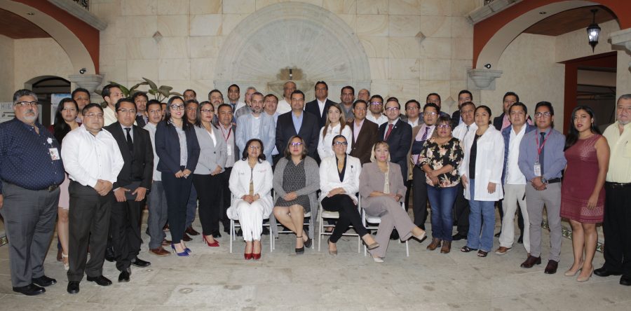 Entrega titular de los SSO acreditaciones a hospitales