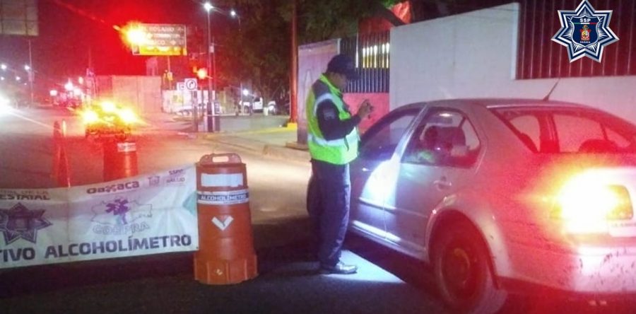 Detiene Policía Vial Estatal a 29 personas en operativo alcoholímetro en Oaxaca