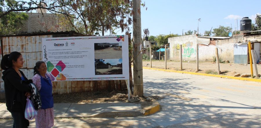 Entrega Sinfra pavimentaciones de concreto hidráulico en Santa Cruz Xoxocotlán