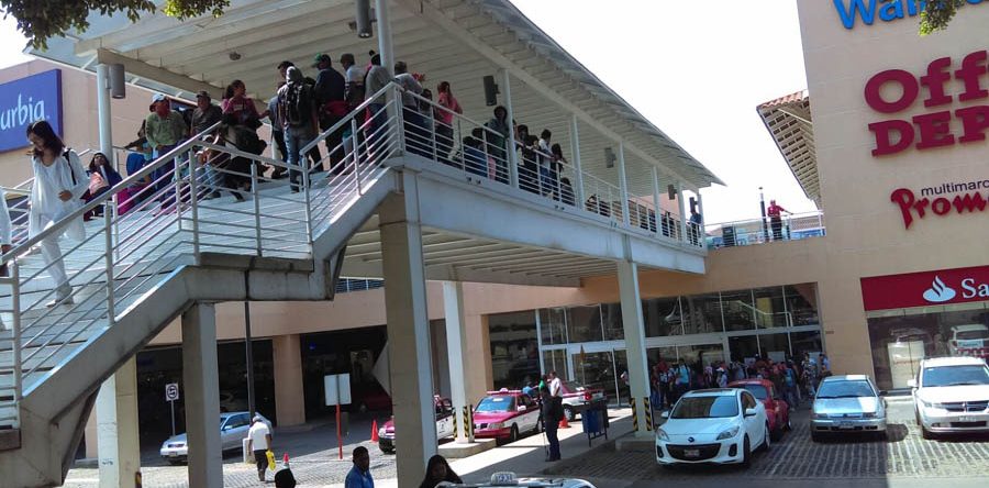 Inicia Fiscalía General investigación por asalto a joyería en Macroplaza, Santa Lucía del Camino