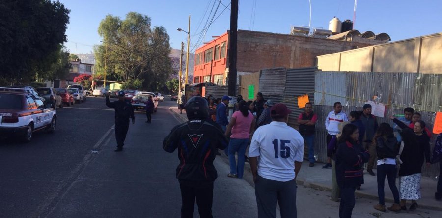 Nuevamente se movilizan padres de familia de escuela “Héroe de Nacozari”