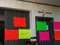 Toman empleados oficinas de Semarnat en exigencia a respeto a sus derechos