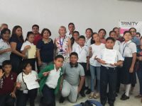 Entrega IEEPO certificaciones de inglés a escolares de educación básica del Papaloapan