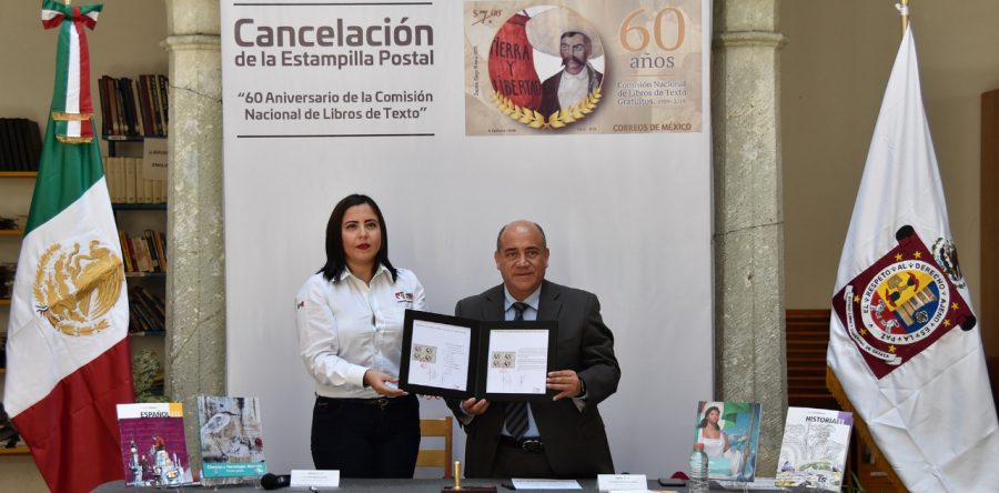 Cancela IEEPO timbre postal por 60 años de la creación del Libro de Texto Gratuito
