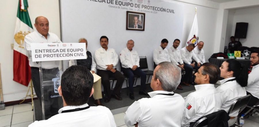 Dotan de equipo especializado a brigadas de Protección Civil del IEEPO