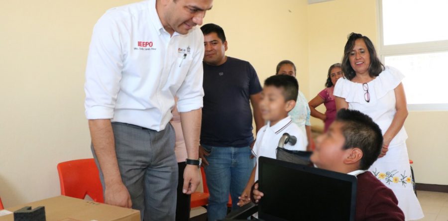 Entrega IEEPO mobiliario y equipo a escuelas de Valles Centrales y el Istmo