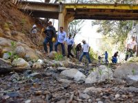 Edil Oswaldo García Jarquín y vecinos de Guadalupe Victoria realizan tequio en el arroyo “La Encantada”