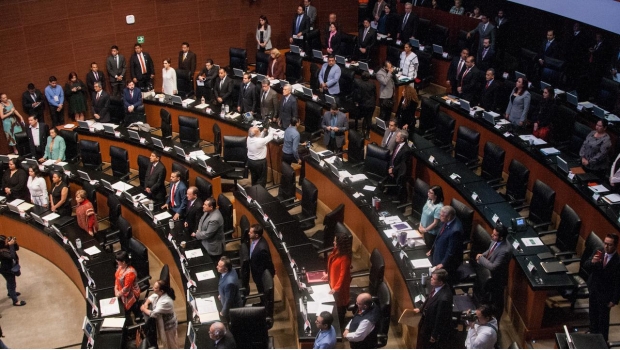 Prohiben matrimonio infantil; será requisito cumplir 18 años para casarse