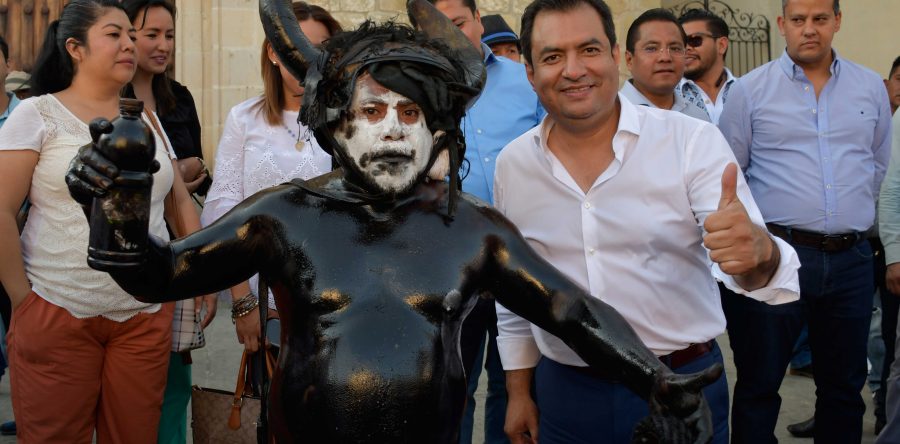 Cautiva la alegría de la primera muestra  de carnavales de los Valles Centrales