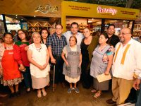 Inaugura Oswaldo García mural que enaltece la riqueza gastronómica de Oaxaca