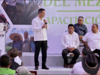 Reafirma Alejandro Murat compromiso de su gobierno con la defensa del mezcal oaxaqueño