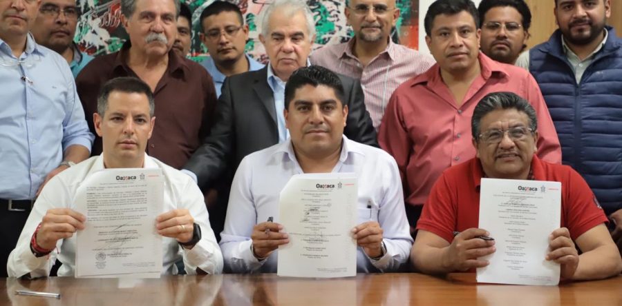 Firman acuerdo de paz Santiago Yaitepec y Santa Catarina Juquila